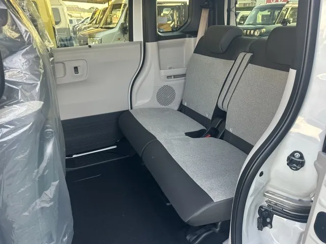 N-BOX(ホンダ)N-BOX コンフォートＰ届出済未使用車 4