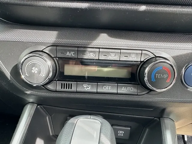 ライズ(トヨタ)ハイブリッドＺ　ナビレディ新車見本展示無 16