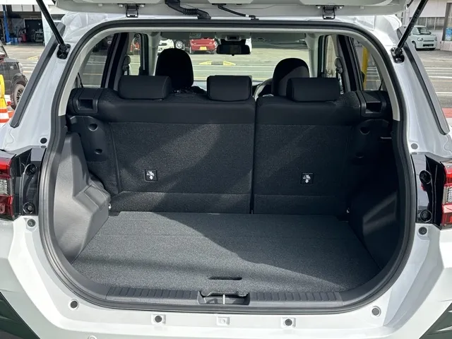 ライズ(トヨタ)ハイブリッドＺ　ナビレディ新車見本展示無 7