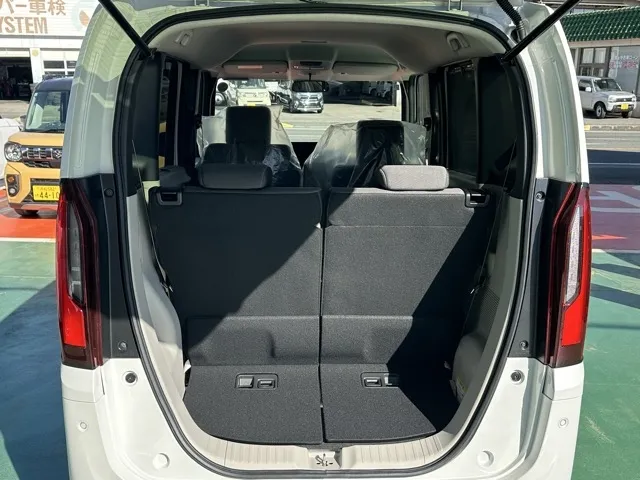 N-BOX(ホンダ)N-BOX コンフォートＰ届出済未使用車 10