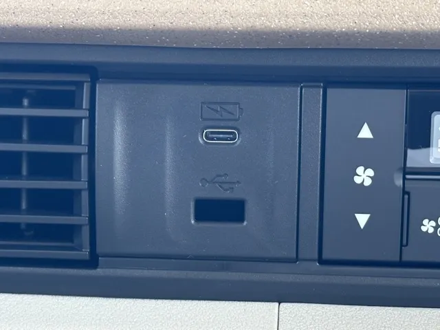 N-BOX(ホンダ)N-BOX コンフォートＰ届出済未使用車 24