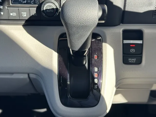 N-BOX(ホンダ)N-BOX コンフォートＰ届出済未使用車 25