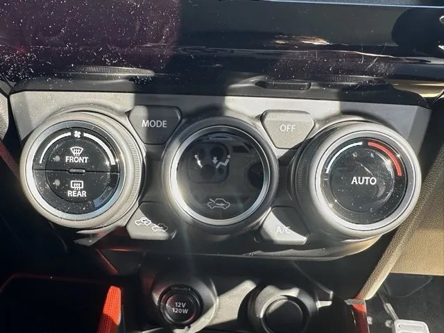 スイフト(スズキ)ベースグレード　セーフティサポート MT登録済未使用車 17