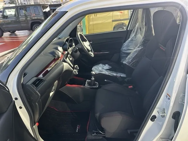 スイフト(スズキ)ベースグレード　セーフティサポート MT登録済未使用車 3