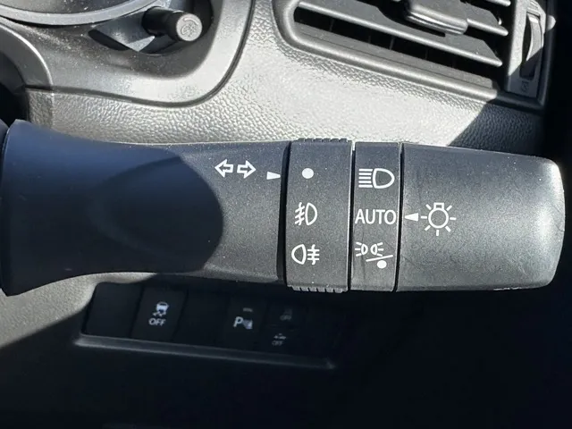 スイフト(スズキ)ベースグレード　セーフティサポート MT中古車 16