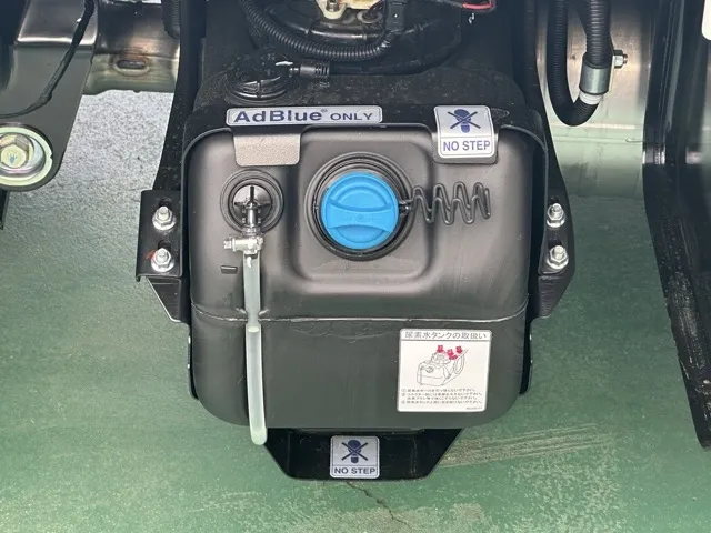 キャンター(三菱)全低床 平ボディ ２ｔレンタ登録済未使用車 11