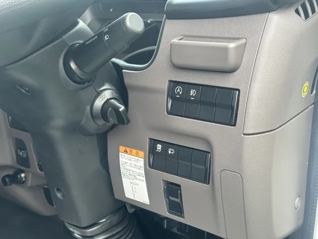 キャンター(三菱)全低床 平ボディ ２ｔレンタ登録済未使用車 14