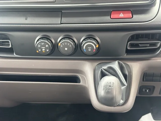 キャンター(三菱)全低床 平ボディ ２ｔレンタ登録済未使用車 16