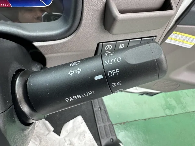 キャンター(三菱)全低床 平ボディ ２ｔレンタ登録済未使用車 20