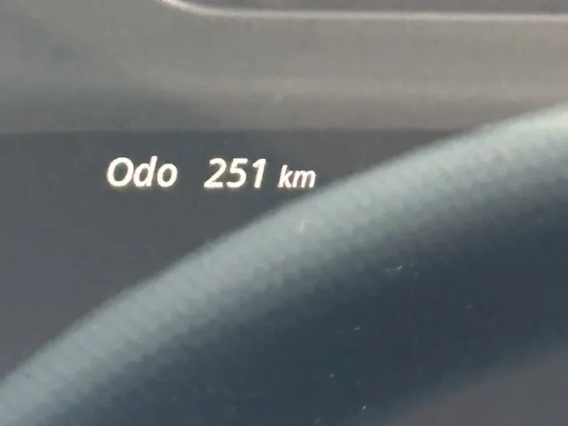 キャンター(三菱)全低床 平ボディ ２ｔレンタ登録済未使用車 22