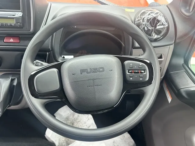 キャンター(三菱)全低床 平ボディ ２ｔレンタ登録済未使用車 5