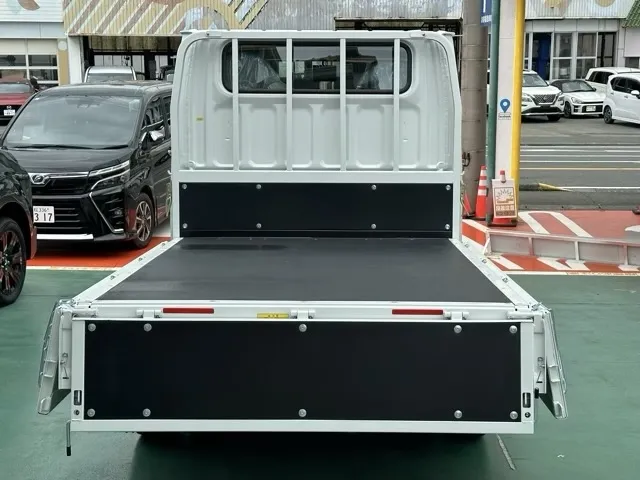 キャンター(三菱)Wキャブ　２ｔ　５ＭＴレンタ登録済未使用車 11