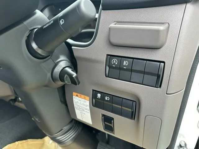 キャンター(三菱)Wキャブ　２ｔ　５ＭＴレンタ登録済未使用車 17