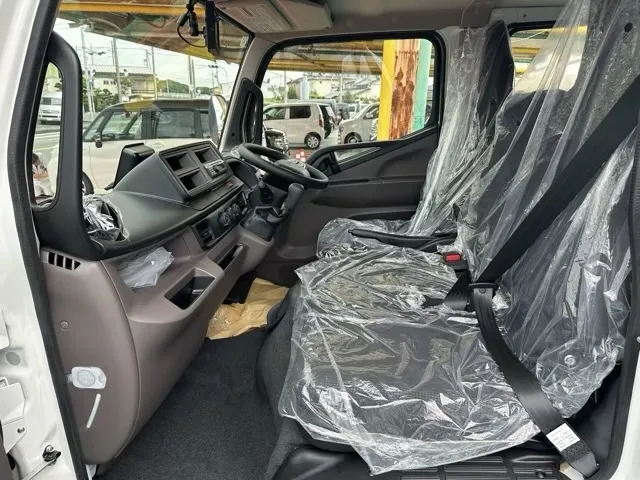 キャンター(三菱)Wキャブ　２ｔ　５ＭＴレンタ登録済未使用車 3