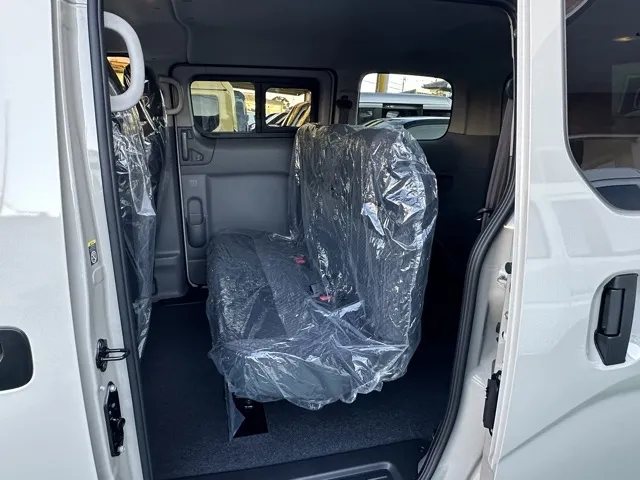 バネット(ニッサン)16X-2R アウトドアブラックED 5人乗り登録済未使用車 3