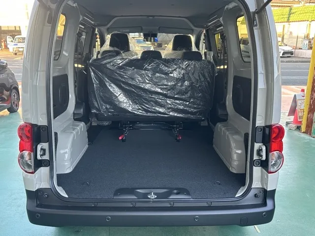 バネット(ニッサン)GX アウトドアブラックED 寒冷地 4WD登録済未使用車 10