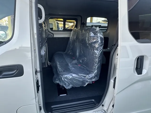 バネット(ニッサン)GX アウトドアブラックED 寒冷地 4WD登録済未使用車 4