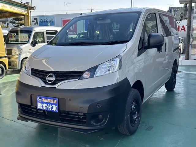 バネット(ニッサン)GX アウトドアブラックED 4WD登録済未使用車 1