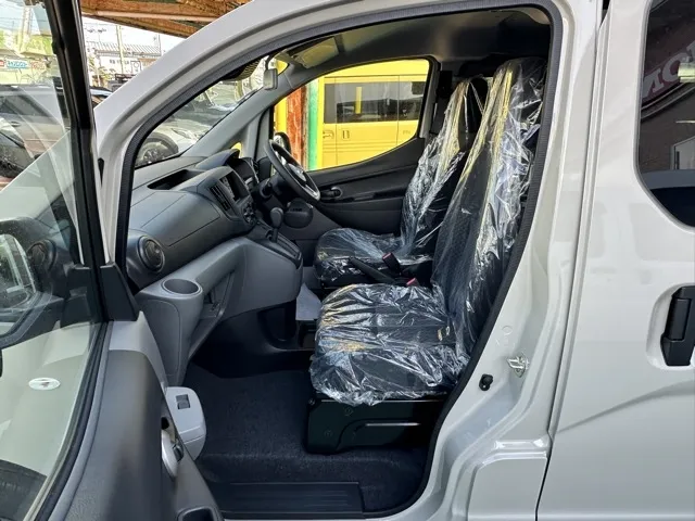 バネット(ニッサン)GX アウトドアブラックED 4WD登録済未使用車 2