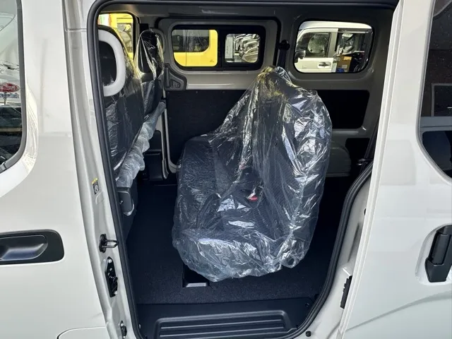 バネット(ニッサン)GX アウトドアブラックED 4WD登録済未使用車 3