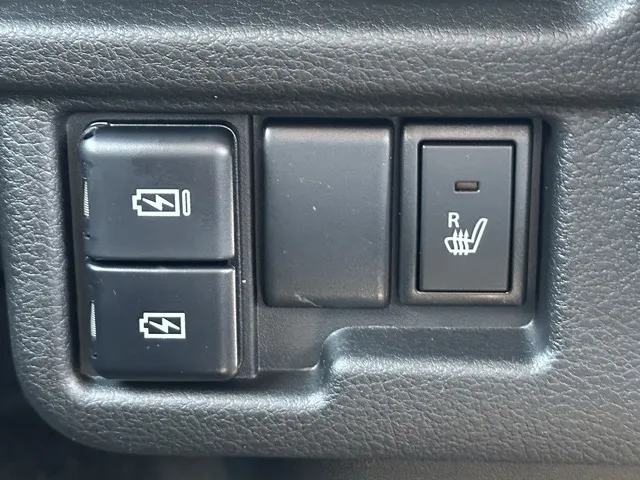 ワゴンRスマイル(スズキ)ハイブリッドS届出済未使用車 23