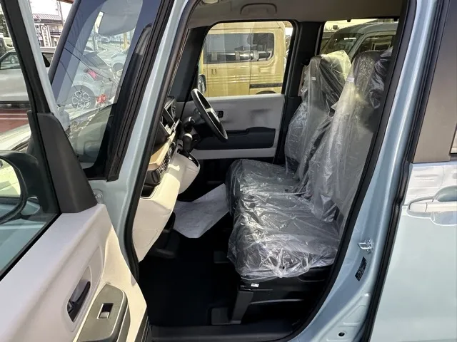 N-BOX(ホンダ)N-BOX ファッションスタイル コンフォートＰ届出済未使用車 3