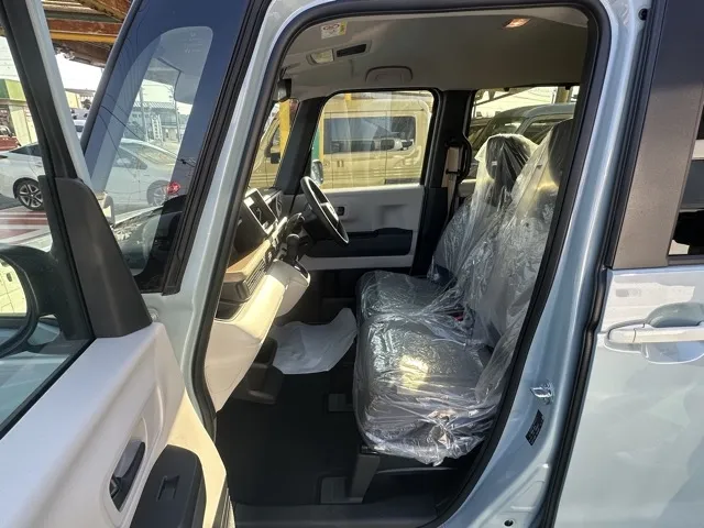 N-BOX(ホンダ)N-BOX ファッションスタイル コンフォートＰ届出済未使用車 3