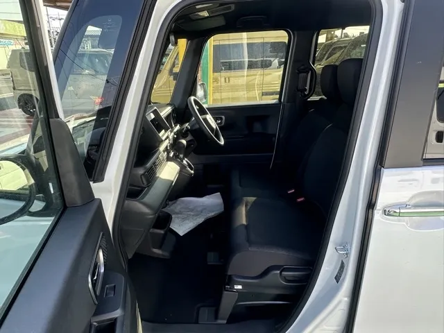 N-BOX(ホンダ)N-BOXカスタム届出済未使用車 3