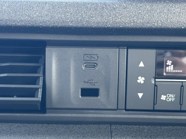 N-BOX(ホンダ)N-BOXカスタム コーディネートスタイル届出済未使用車 23