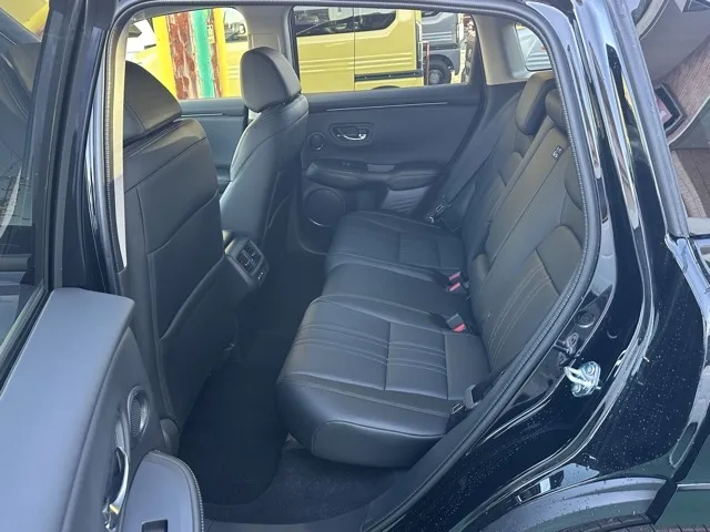 ZR-V(ホンダ)e：HEV Z登録済未使用車 4