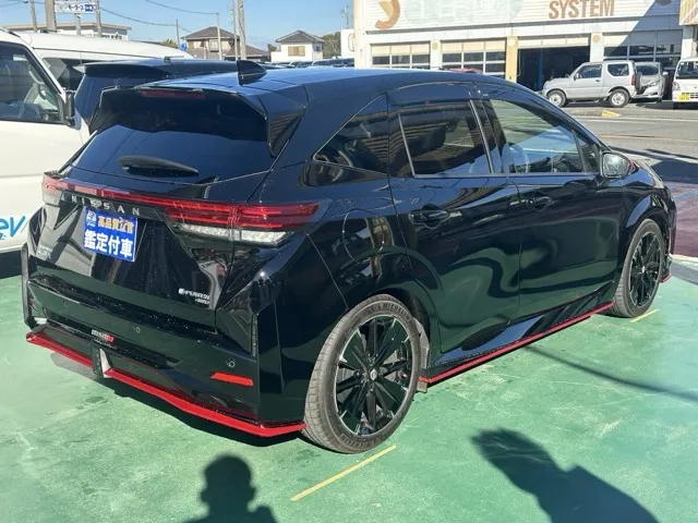 オーラ(ニッサン)ニスモ チューンドeパワー 4WD中古車 10