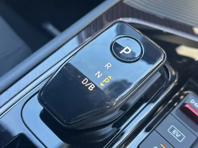 オーラ(ニッサン)ニスモ チューンドeパワー 4WD中古車 15