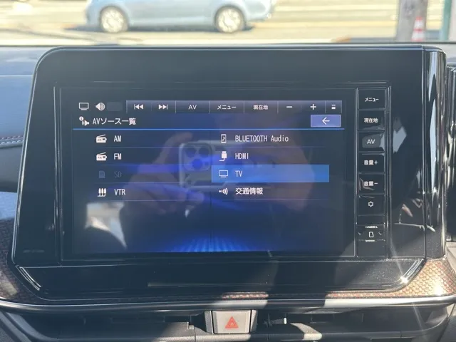 オーラ(ニッサン)ニスモ チューンドeパワー 4WD中古車 21