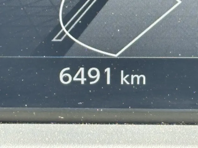 オーラ(ニッサン)ニスモ チューンドeパワー 4WD中古車 27