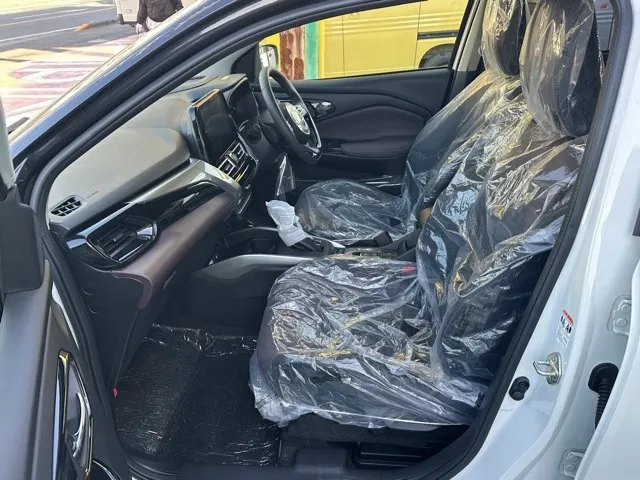 フロンクス(スズキ)ベースグレード登録済未使用車 3