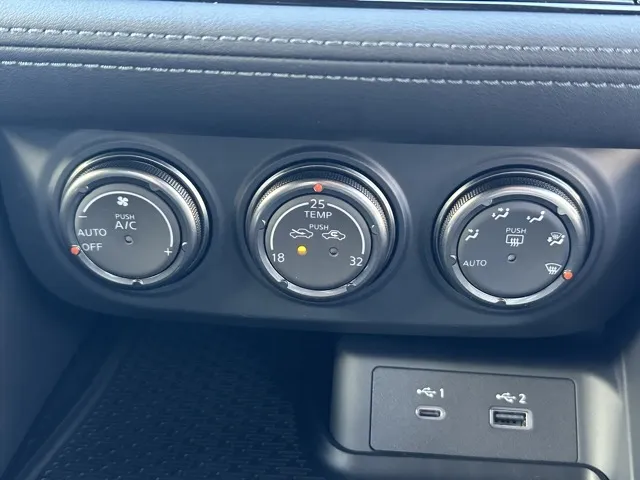 フェアレディZ(ニッサン)バージョンST 6MT登録済未使用車 23