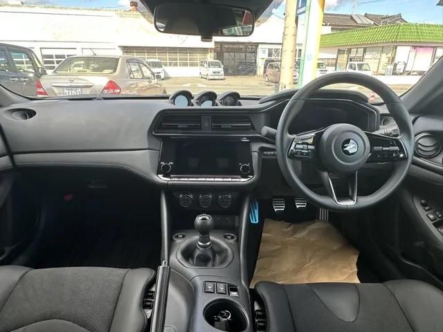 フェアレディZ(ニッサン)バージョンST 6MT登録済未使用車 4