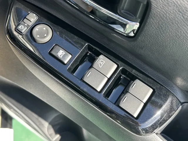 デリカミニ(三菱)G届出済未使用車 12