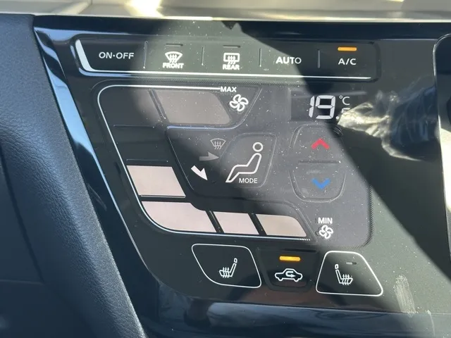 デリカミニ(三菱)G届出済未使用車 19