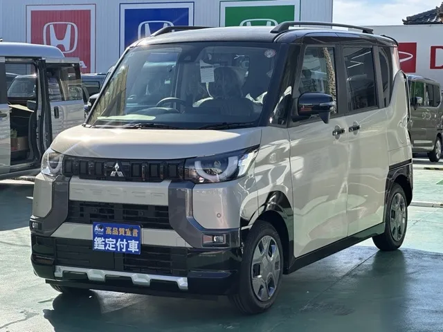 デリカミニ(三菱)G届出済未使用車 1