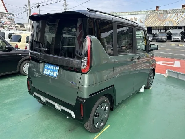 デリカミニ(三菱)G届出済未使用車 10