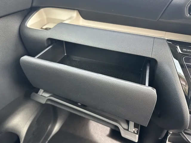 デリカミニ(三菱)G届出済未使用車 17