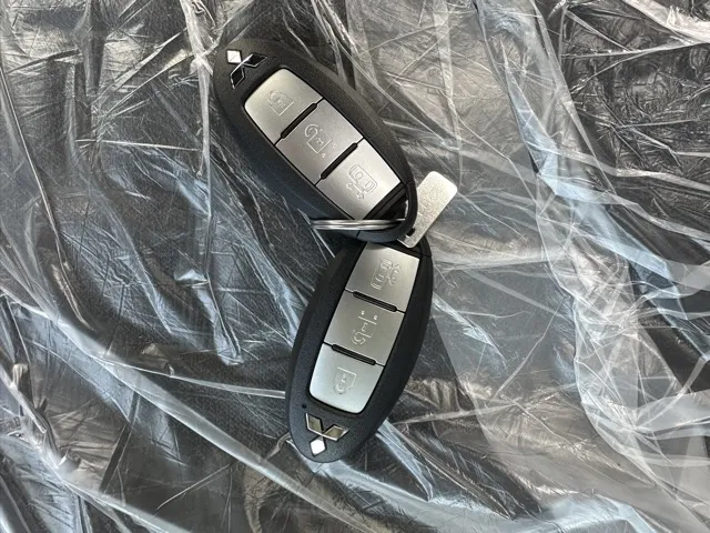 デリカミニ(三菱)G届出済未使用車 23