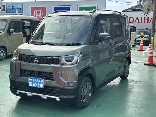 デリカミニ(三菱)G届出済未使用車 1