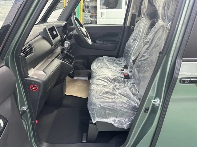 デリカミニ(三菱)G届出済未使用車 3