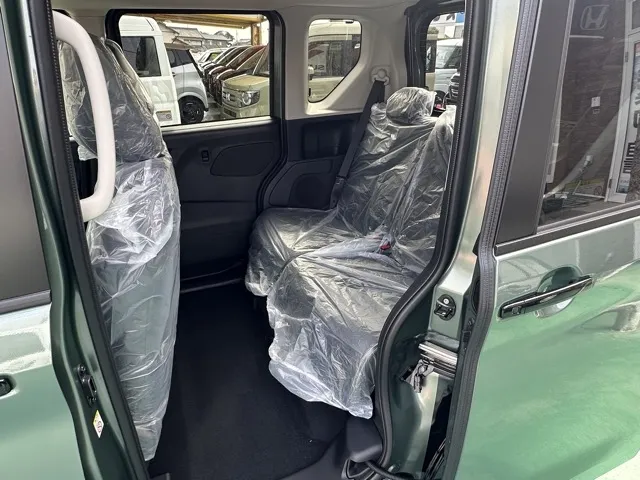 デリカミニ(三菱)G届出済未使用車 4