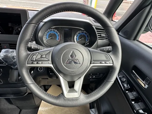 デリカミニ(三菱)G届出済未使用車 6