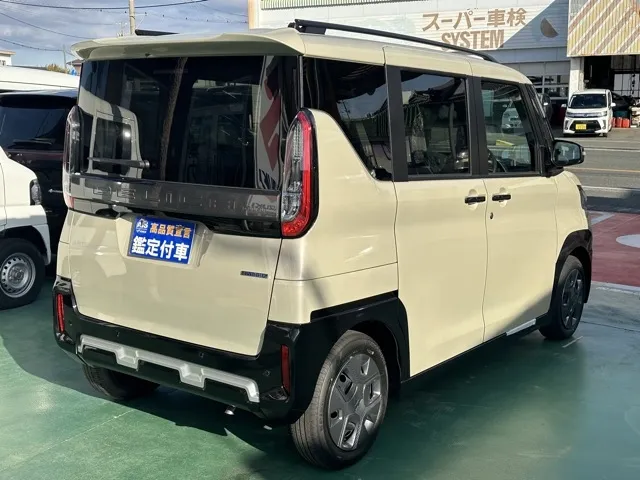 デリカミニ(三菱)G届出済未使用車 10