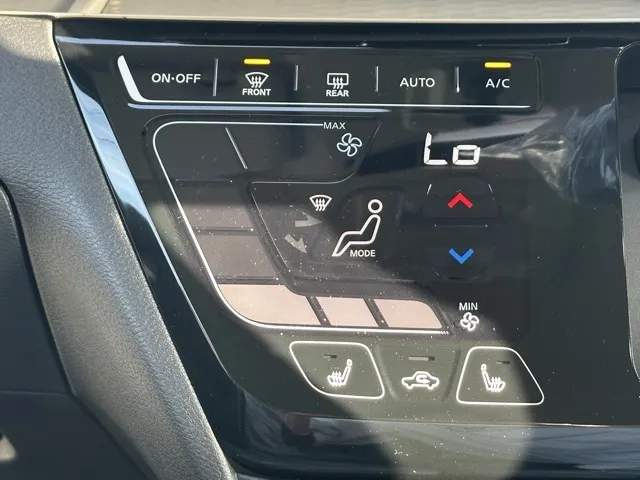 デリカミニ(三菱)G届出済未使用車 20