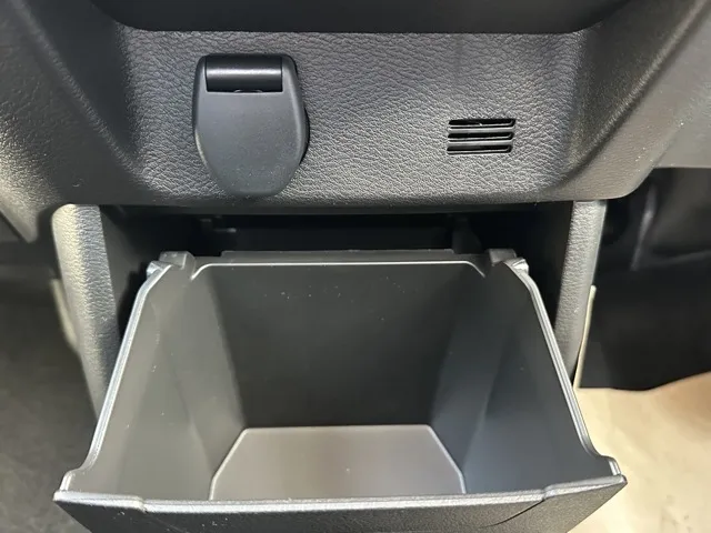 デリカミニ(三菱)G届出済未使用車 22